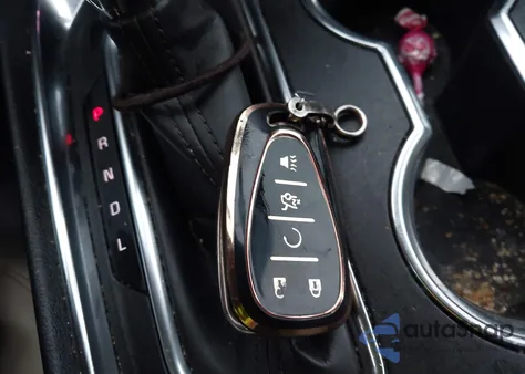 2023 Chevrolet Traverse Awd Lt Leather z USA, uszkodzony, nr VIN 1GNEVHKW5PJ335693